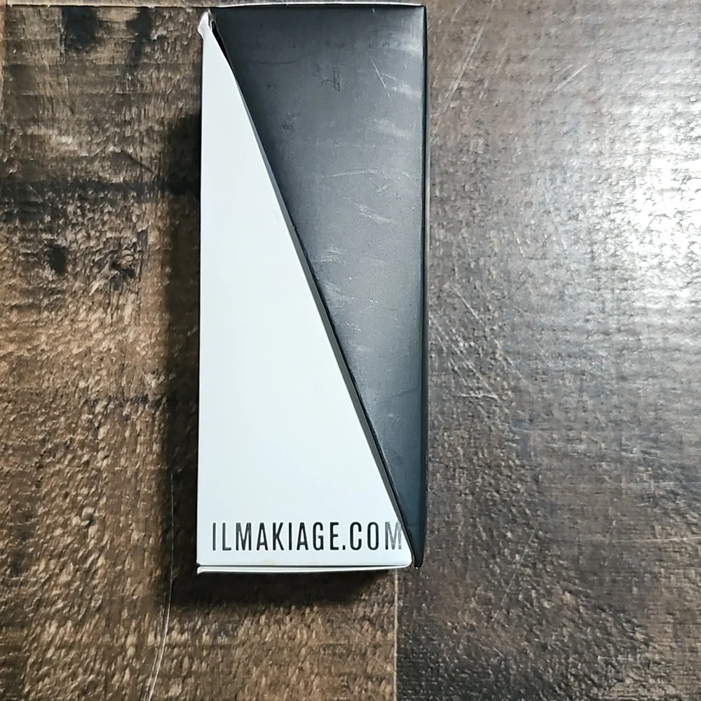 Il Makiage Woke Up Like This Foundation - Picture 4 of 5